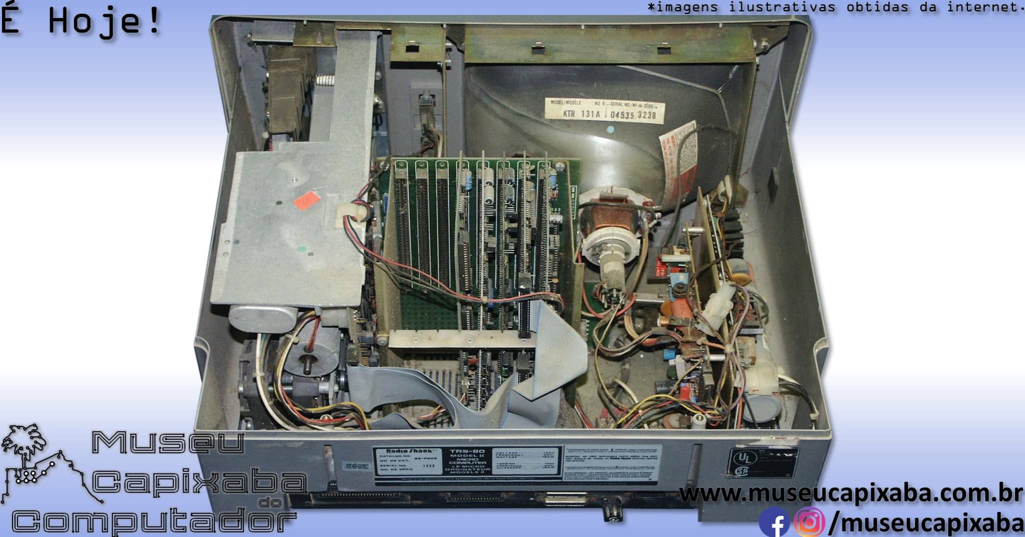 microcomputador TRS-80 modelo II 3